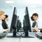 A "sikeres magányos ember" mítosza megdőlt: a kapcsolatok hiánya árt a munkának - pszichológusok A "sikeres magányos ember" mítosza megdőlt: a kapcsolatok hiánya árt