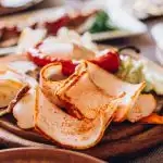 Hogyan kell sózni a zsírt ukrán módon egy üvegben: képes